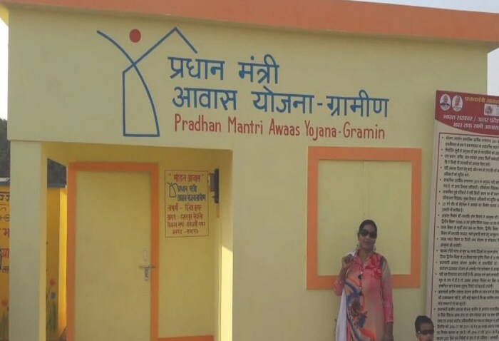  या योजनेशी संबंधित अधिकाऱ्यांच्या मते, सरकार दोन्ही गृहनिर्माण योजनांमध्ये मोठी तरतूद करू शकते. सीएनबीसी-आवाजला सूत्रांकडून मिळालेल्या माहितीनुसार, सरकार 2024 पर्यंत ग्रामीण भागात सुमारे 84 लाख घरांचे लक्ष्य ठेवणारेय. 