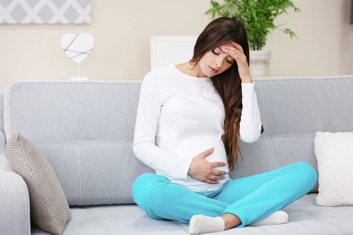 Pregnancy Tips : प्रेग्नन्सीदरम्यान या त्रासांकडे अजिबात करू नका दुर्लक्ष, वेळीच व्हा सावध