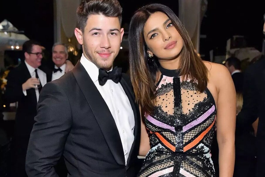 3 Priyanka Chopra and Nick Jonas देसी गर्लची विदेशी स्टोरी नेहमीच चर्चेत असते. तसेच तिचं लग्न देखील चर्चेत राहिलं, ज्यामध्ये हे आवर्जून सांगितलं जातं की प्रियांका ही निकपेक्षा मोठी आहे. दोघांमधील वयाचा फरका हा 10 वर्षांचा आहे