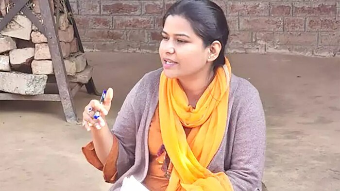 ऋचा रजपूत त्यांनी आक्षेपार्ह भाषा वापरल्याप्रकरणी समाजवादी पार्टीच्या ट्विटर हँडलवर तक्रार दाखल करण्यात आली आहे