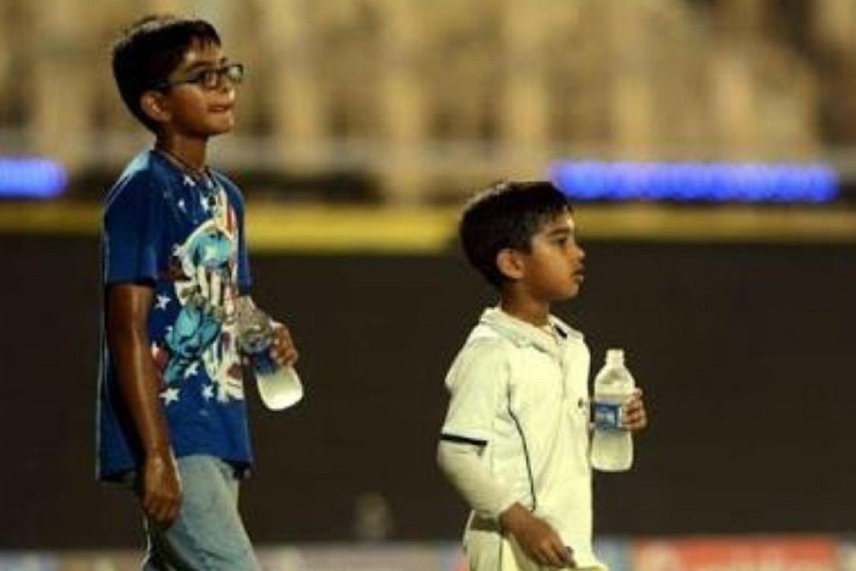 द्रविडच्या मुलांचे वडिलांच्या पावलावर पाऊल, लहानगा बनला कॅप्टन, मोठ्याने केलंय द्विशतक