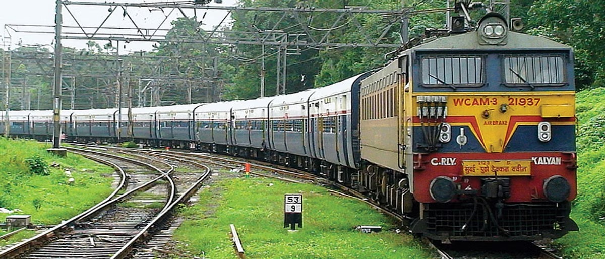 Railway Mega Block Update : पुण्यात लोकल आणि डेक्कन एक्स्प्रेसला ब्रेक, मुंबईत काय परिस्थितीत?