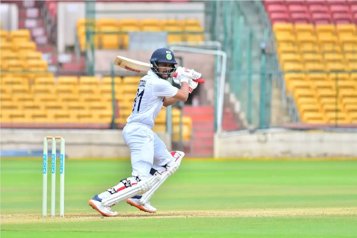 श्रीलंका विरुद्ध मालिकेतून ठेवलं बाहेर; त्याच खेळाडूने रणजी सामन्यात ठोकले दमदार शतक