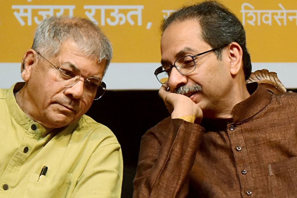 प्रकाश आंबेडकरांचं 48 तासांमध्येच घुमजाव? महाविकासआघाडीबद्दल आता म्हणाले...