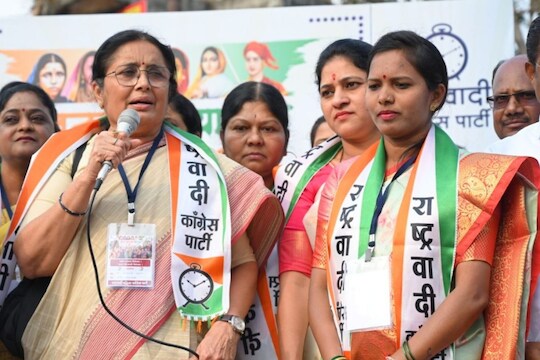 'भोंदूगिरी करणारे बाबा...', भगव्या वस्त्रांवरून विद्या चव्हाणांचं वादग्रस्त वक्तव्य