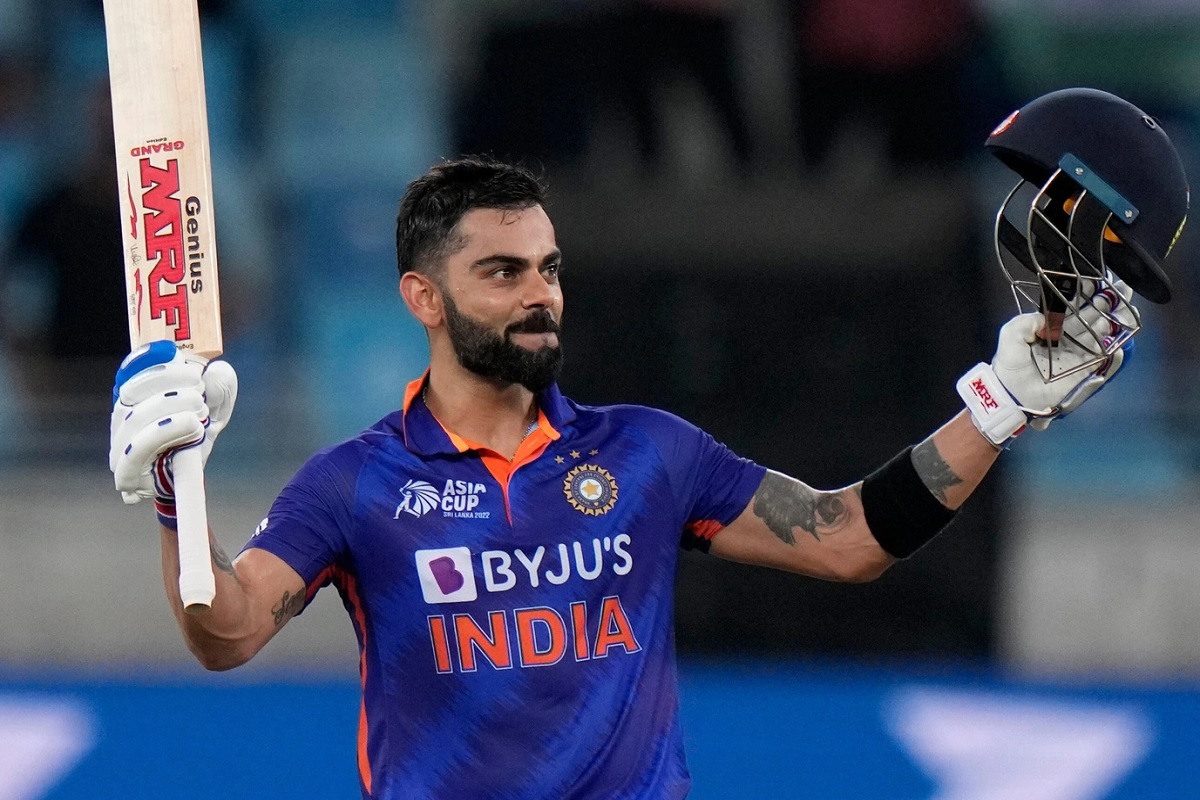 रनमशिन विराट सुसाट, श्रीलंकेविरुद्ध झळकावलं शतक