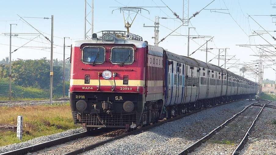भारतीय मध्य रेल्वे इथे लवकरच काही जागांसाठी भरती होणार आहे. यासाठीची अधिसूचना जारी करण्यात आली आहे. अप्रेन्टिस या पदांसाठी ही भरती असणार आहे.