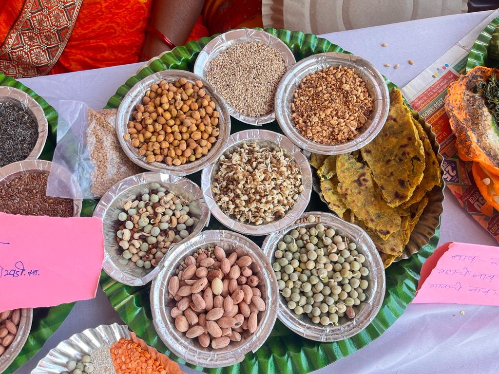  <a href="https://lokmat.news18.com/maharashtra/beed/">बीडमध्ये </a>पाच दिवसीय जिल्हास्तरीय कृषी महोत्सव सुरू आहे. 24 फेब्रुवारीपासून सुरू झालेला कृषी महोत्सव 28 फेब्रुवारीपर्यंत असणार आहे.