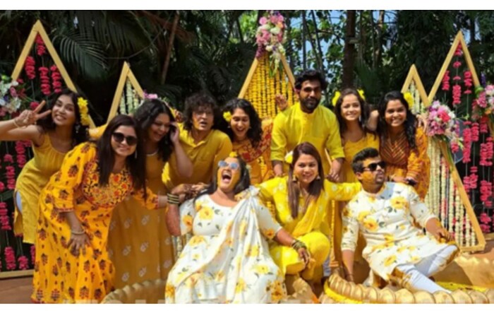 महाराष्ट्राची हास्यजत्रेची टीम सुद्धा या दोघांच्या लग्नाच्या प्रत्येक कार्यक्रमात सहभागी झाली आहे. 