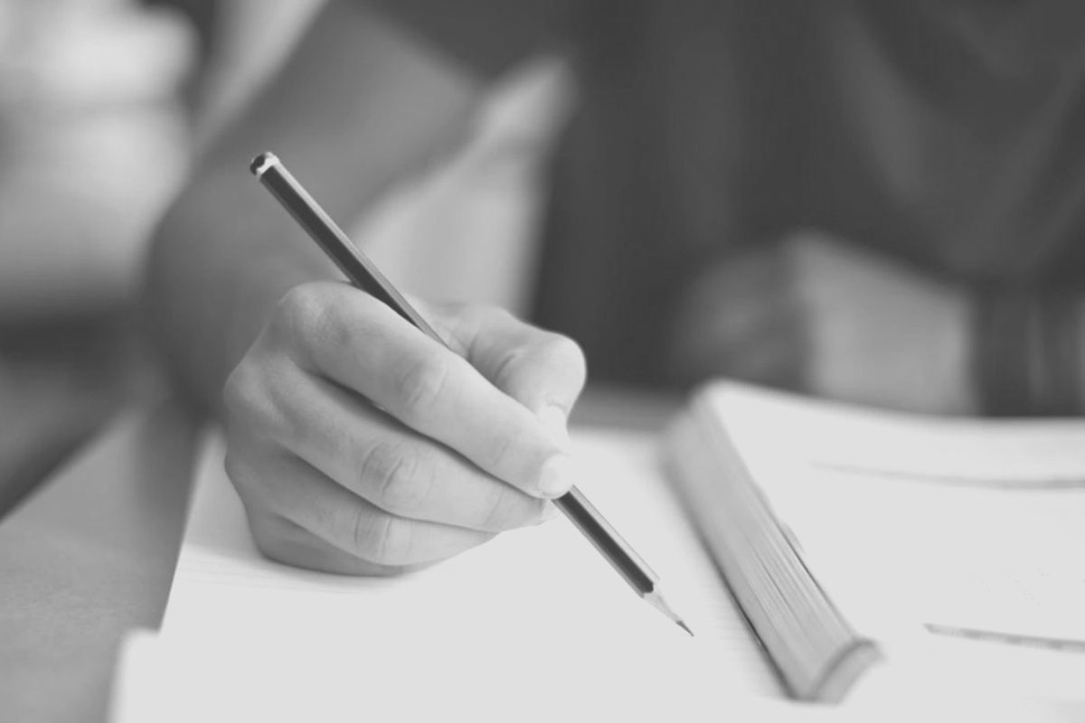 12वीच्या परीक्षेचं टेन्शन आलं म्हणून विद्यार्थ्यानं....