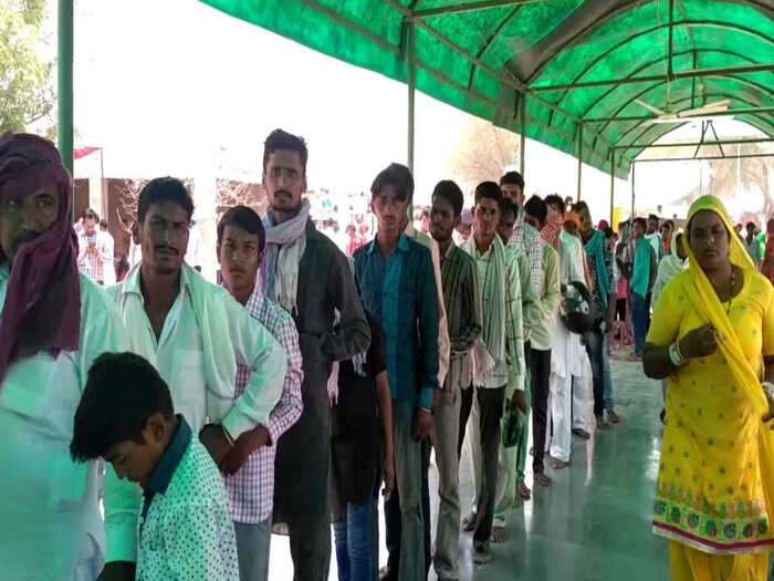 मेळा समितीने दिलेल्या माहितीनुसार, लैला मजनू यांच्या समाधीवर गेल्या ६५ वर्षांपासून जत्रा भरवली जाते. पूर्वी जत्रेचा कालावधी एक दिवसाचा असायचा, मात्र भाविकांचा उत्साह आणि गर्दी पाहता जत्रेचा कालावधी पाच दिवसांवर आणण्यात आला.