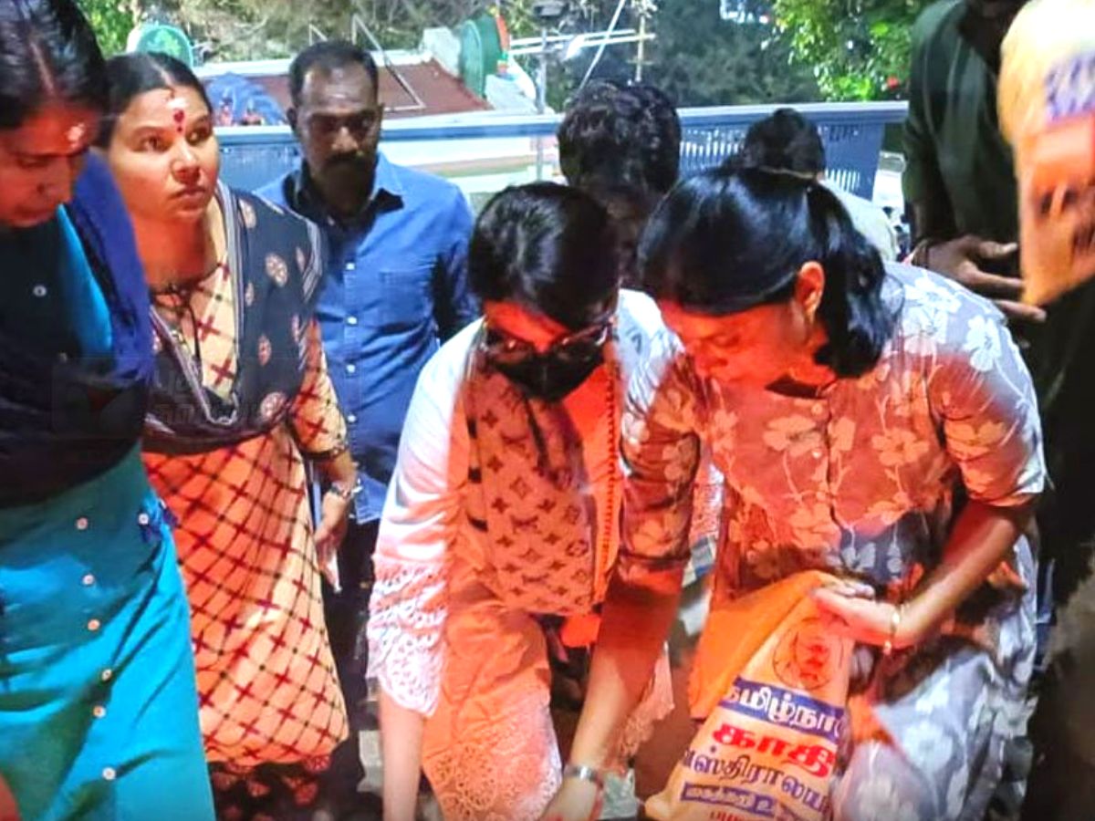 साऊथ सुंदरी अभिनेत्री समांथा रूथ प्रभू तिच्या आजारपणामुळे चर्चेत आहे. 