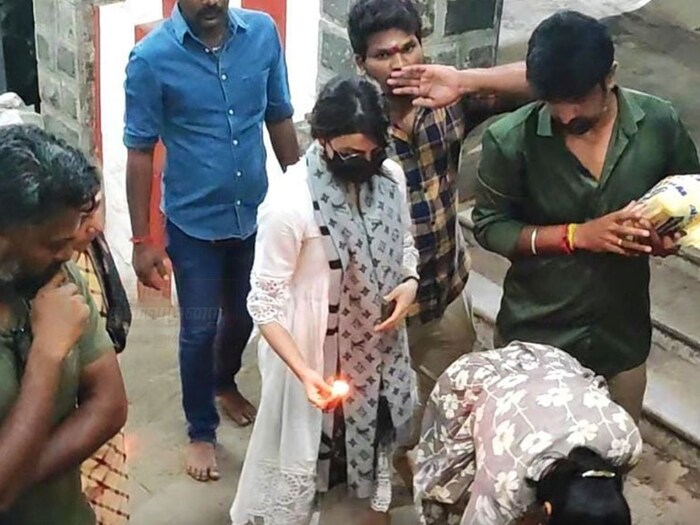  लवकरच तिचा शाकुंतलम हा सिनेमा येऊ घातला आहे.  प्रेक्षक सिनेमाची आतुरतेनं वाट पाहत आहेत. 