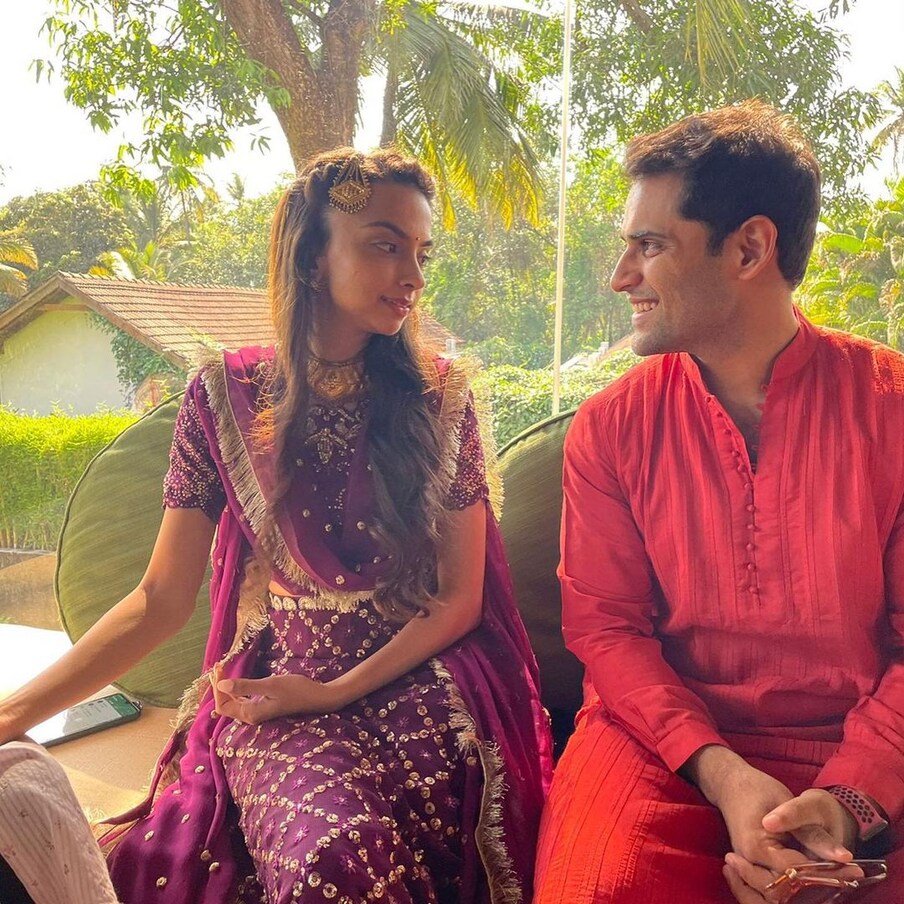  इशिता प्रसिद्धीपासून नेहमीच दुसरं असली तरी तिला आयुष्यातील प्रत्येक क्षण खास पद्धतीने जगायला आणि पार्टी करायला खूप आवडतं. 