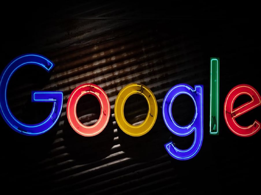 नवीन इमोजी : Google ने म्हटले आहे की नवीन इमोजी कॉम्बिनेशन आता इमोजी किचनवर उपलब्ध आहेत, जेणेकरुन वापरकर्ते त्यांना Gboard द्वारे मॅश अप, रीमिक्स आणि स्टिकर्स म्हणून सामायिक करू शकतील.