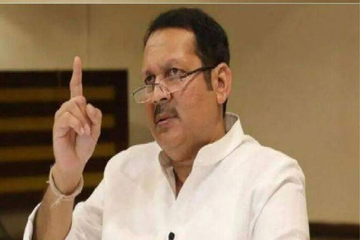  माजी राज्यपाल भगतसिंह कोश्यारी यांनी  वादग्रस्त व्यक्तव्य केल्यानंतर उदयनराजे चांगलेच आक्रमक झाल्याचं पहायला मिळालं होतं. आज आपण त्यांच्या संपत्तीबाबत जाणून घेणार आहोत.