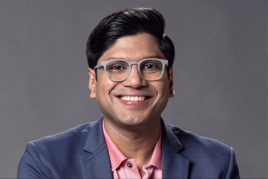 पियुष बन्सल लेन्सकार्टचे (LensKart) संस्थापक आणि सीईओ पीयूष बन्सल यांनी मॅक्गिल युनिव्हर्सिटी, मॉन्ट्रियल, कॅनडातून इलेक्ट्रिकल इंजिनीअरिंगची पदवी प्राप्त केली आहे. त्याच्याकडे आयआयएम पदव्युत्तर पदवी देखील आहे.