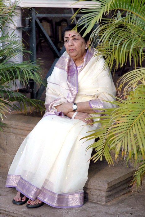 निकम यांनी 2014 साली दीदींचे हे फोटो पुण्यात काढले होते. या फोटोशुटसाठी दीदींचा 24 तास सहवास त्यांना लाभला. 