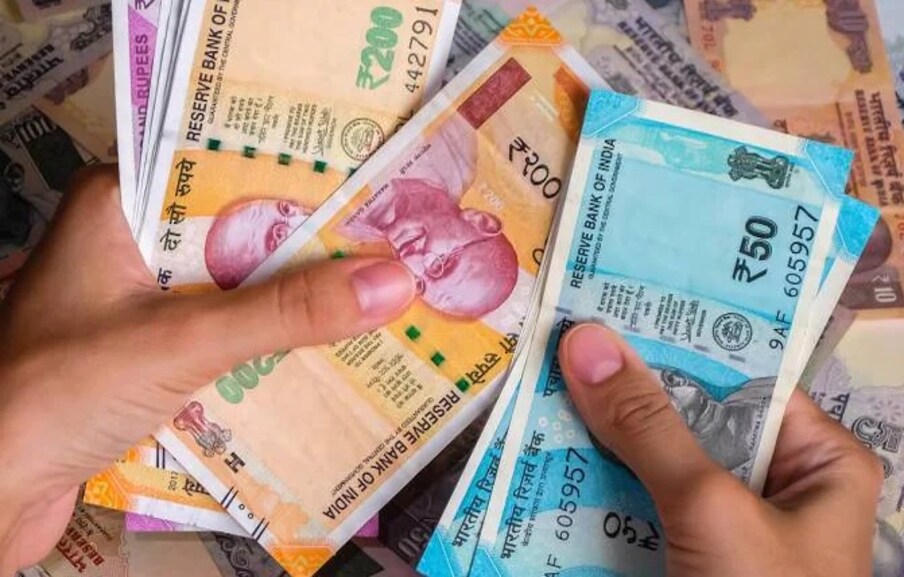 तुमचे खाते पॅन कार्डशी लिंक आहे की नाही हे देखील फार महत्त्वाचं आहे. जर तुम्ही 1 एप्रिल 2023 पूर्वी EPF मधून पैसे काढले तर तुम्हाला TDS भरावा लागेल.