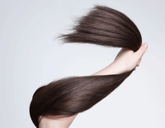 Waste Hair Business म्हणजे काय? : जगातील बहुतेक भागांमध्ये कापलेले केस हा कचरा मानला जातो. मात्र सत्य हे आहे की, मानवी कचऱ्याच्या केसांपासून अनेक प्रकारच्या गोष्टी बनवल्या जाऊ शकतात ज्याचा उपयोग नंतर कृषी क्षेत्र, वैद्यकीय क्षेत्र, बांधकाम क्षेत्रात केला जाऊ शकतो. हे लक्षात घेऊन जेव्हा एखादी व्यक्ती न्हाव्याकडून केस विकत घेते आणि गोळा करून बाजारात किंवा परदेशात विकते तेव्हा त्याने केलेल्या या कामाला Waste hair Business म्हणतात.