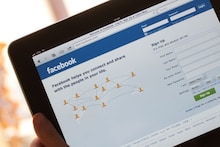 Facebook युजर्ससाठी मोठा धक्का! या सेवेसाठी मोजावे लागणार पैसे