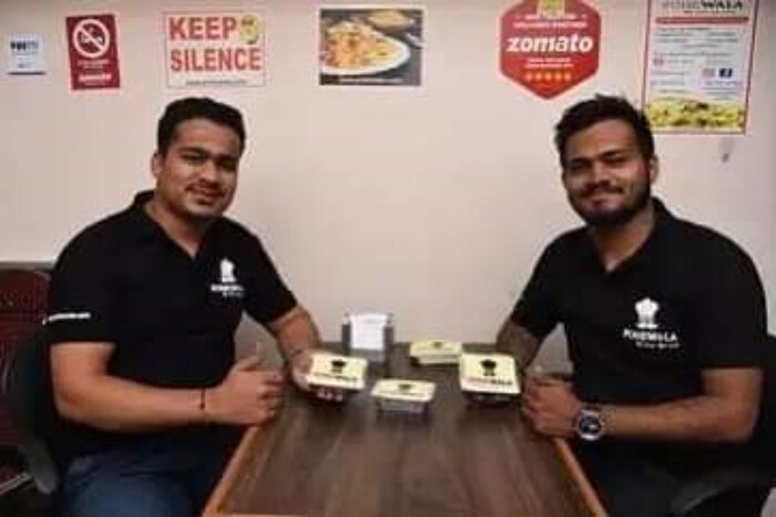 नागपूरकरांची पोहे ही आवडती डिश आहे. त्यामुळे त्यांनी पोहे व्यवसायात उतरण्याचा निर्णय घेतला. 