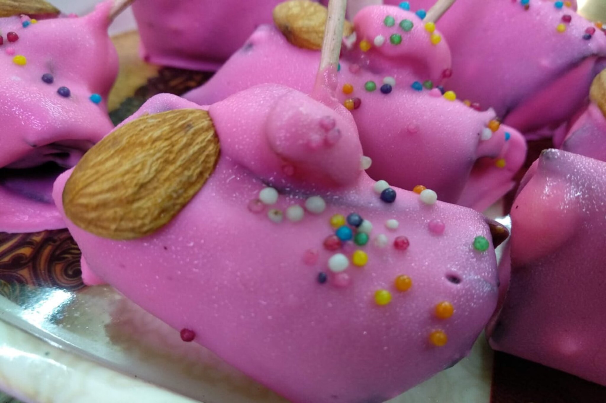 Photos : नाशिकमध्ये मिळतं तब्बल दीड लाखांचं पान, एकाच ठिकाणी 600 ऑप्शन