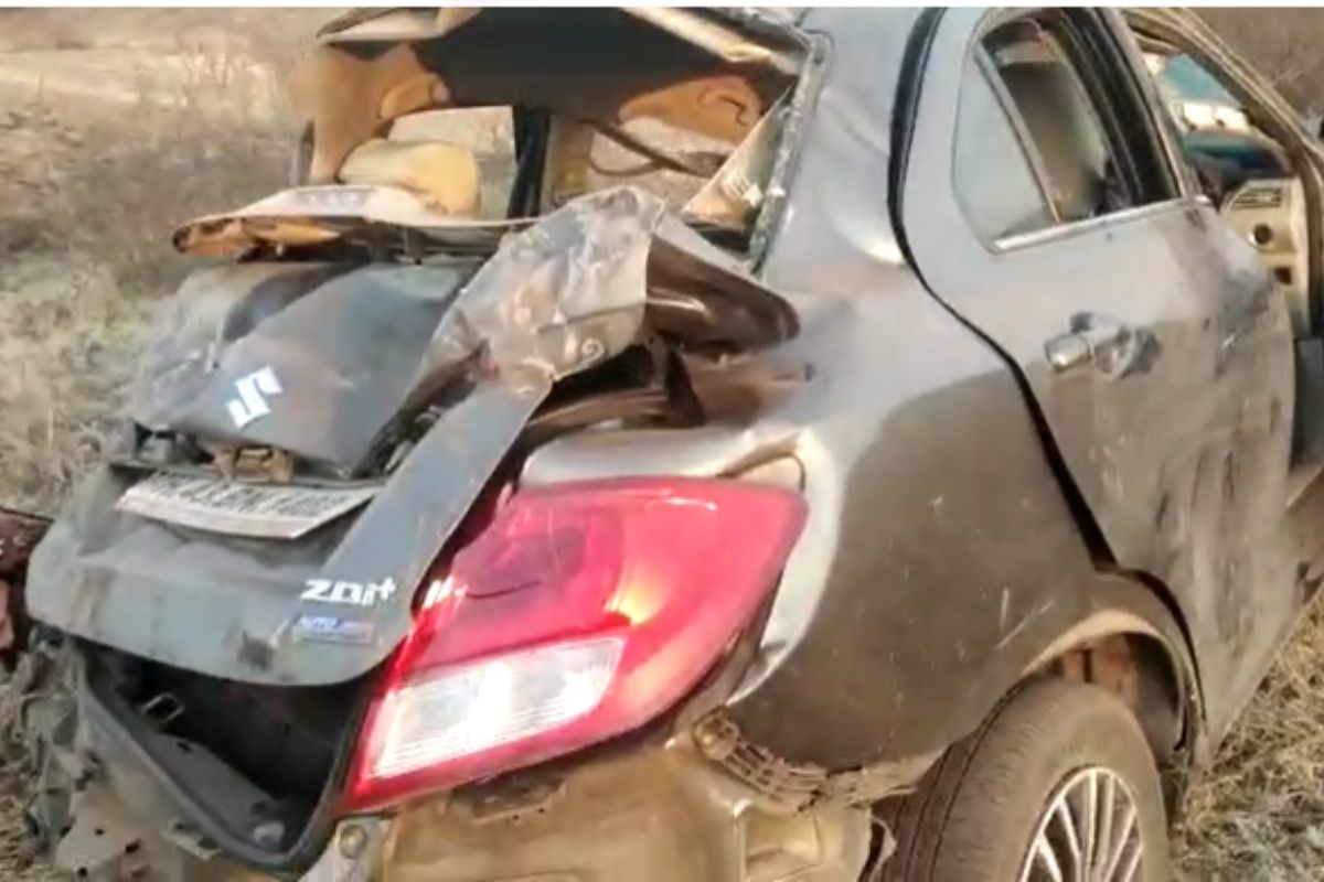 पुण्यात कारचा भीषण अपघात