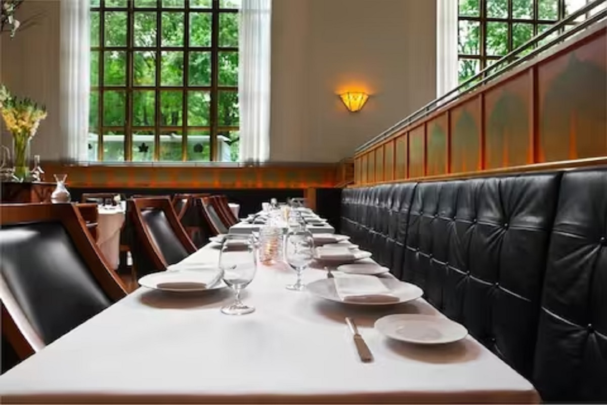 प्रसिद्ध रेस्टॉरंटमध्ये 10 वर्षांच्या मुलांना नो एन्ट्री; या विचित्र अटीचं नेमकं कारण काय?