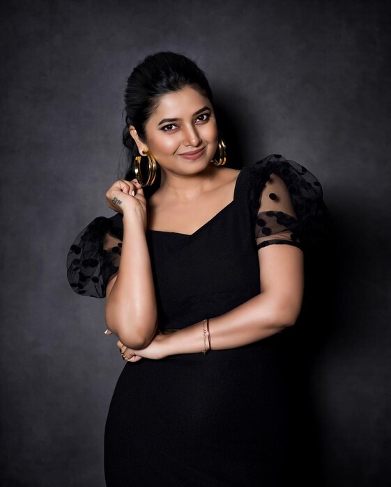  प्राजक्ता माळी गेल्या अनेक दिवसांपासून आपल्या 'प्राजक्तराज' या ज्वेलरी ब्रँडमुळे प्रचंड चर्चेत आहे. 