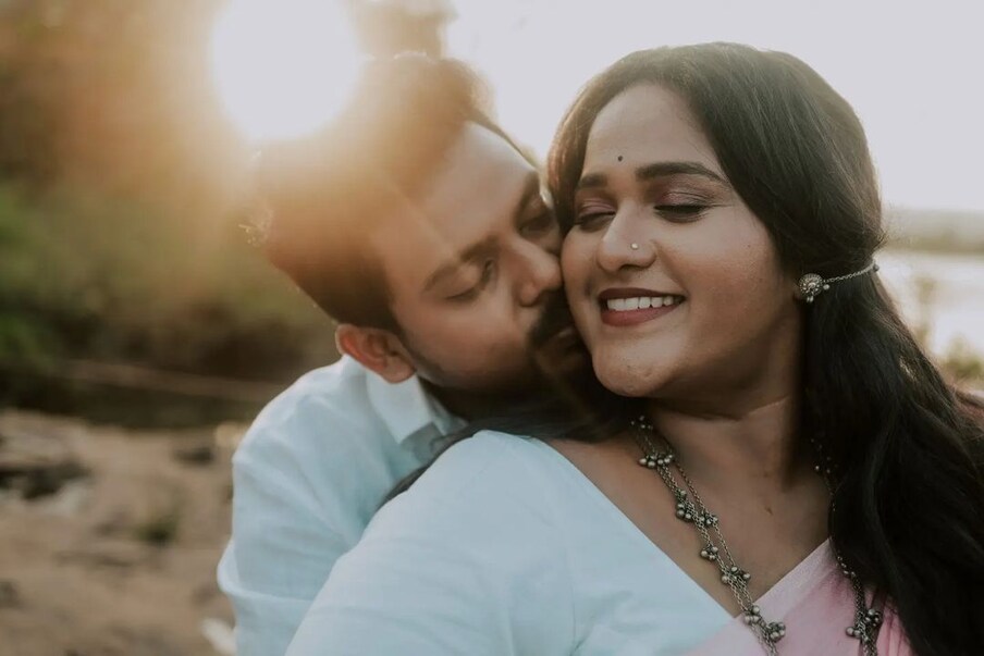 या जोडप्यावर आता चाहत्यांकडून शुभेच्छांचा वर्षाव होत आहे. 