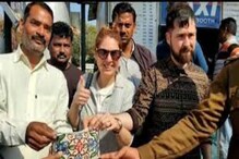 परदेशी महिला पर्यटकानं मानले टॅक्सी चालकाचे आभार, कारणही आहे खास परदेशी महिला पर्यटकानं मानले टॅक्सी चालकाचे आभार, कारणही आहे खास