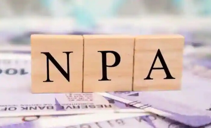 नॅशनल पेंशन सिस्टम :  नॅशनल पेंश सिस्टम हे NPA स्कीम म्हणूनही ओळखली जाते. जर तुम्ही योग्य वेळी त्यात गुंतवणूक केली तर तुमच्या म्हातारपणात तो मोठा आधार बनेल. यामध्ये तुम्ही रिटायरमेंट फंड आणि पेन्शन या दोन्हींचा पर्याय निवडू शकता. रिटायरमेंट फंडचा रेशियो 75 टक्क्यांपेक्षा जास्त नसावा. या योजनेत गुंतवणूक केल्यास, तुम्हाला आयकर कलम 80C अंतर्गत 1.5 लाख रुपयांची कर सूट मिळते. तसेच, कलम 80CCD (E) अंतर्गत 50,000 रुपयांची अतिरिक्त सूट उपलब्ध आहे. अशा वेळी, तुम्ही एकूण 2 लाख रुपयांच्या कमाल सवलतीचा लाभ घेऊ शकता.