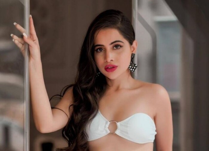 उर्फीने वडिलांचा तिच्या अभिनेत्री होण्याला विरोध होता असे सांगितले आहे. यावेळी बोलताना ती म्हणाली, ' मला फॅशनमध्ये नेहमीच रस होता. मला फॅशनबद्दल फारशी माहिती नव्हती पण काय घालायचे हे मला माहीत होते. मला वेगळे व्हायचे होते, मला माझे सर्वोत्तम दिसायचे होते.'