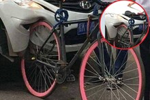 टायरमध्ये सिमेंट भरलंय का? सायकल आणि कारच्या धडकेत कारचीच झाली भयाण अवस्था