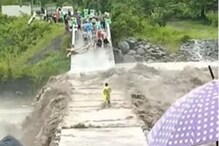 पुराच्या पाण्यातून चालत ओलांडत होता नदी; अन्.., काळजाचा ठोका चुकवणारा VIDEO