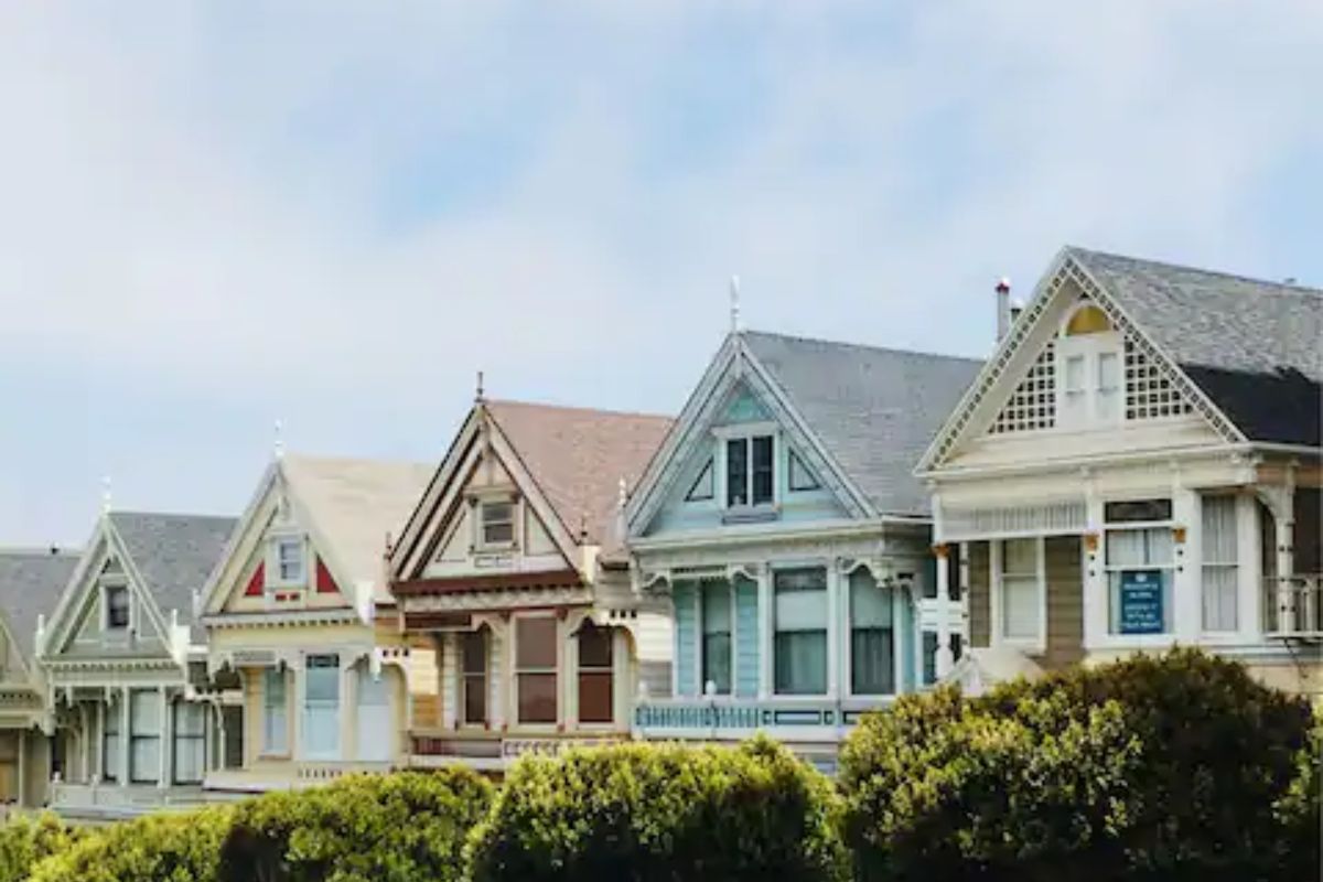 काय सांगता! केवळ 88 रुपयांमध्ये खरेदी करू शकता बंगला; काय आहे सरकारची भन्नाट ऑफर?