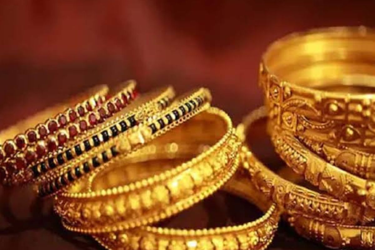 Gold-Silver Rate Today in Nashik : नाशिकमध्ये घसरलं सोनं, खरेदी करण्यापूर्वी पाहा आजचा दर