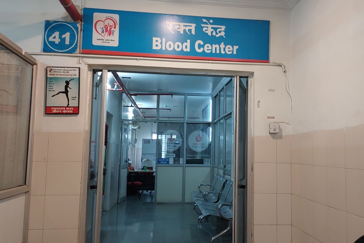 रक्त देताय की आजार? 2 एड्सग्रस्तांनी रक्तदान केल्याचा धक्कादायक प्रकार उघड