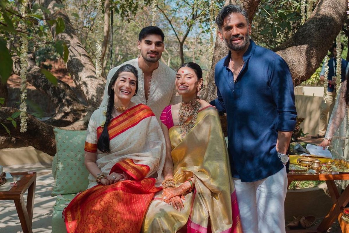 बॉलिवूड अभिनेता सुनील शेट्टींची लेक अभिनेत्री अथिया शेट्टी नुकतंच भारतीय क्रिकेटर केएल राहुलसोबत लग्नबंधनात अडकली आहे. 