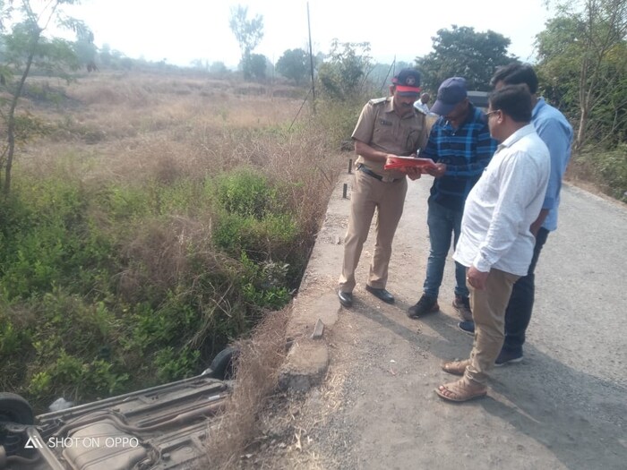 अपघातात जखमी झालेल्या रुग्णांना उपचारासाठी मुंबई येथील कोकिलाबेन रुग्णालयात दाखल करण्यात आले आहे.