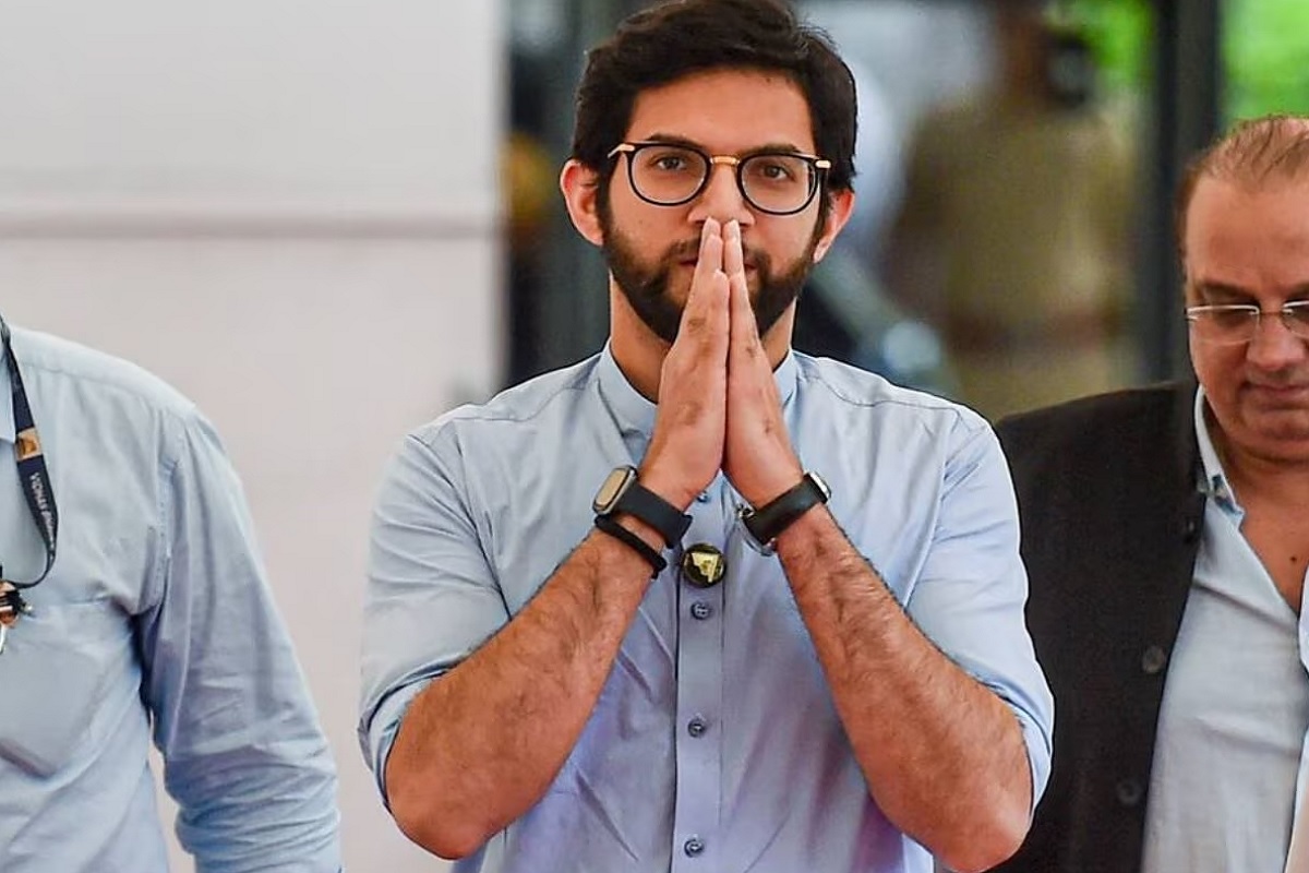 त्यामुळे आदित्य ठाकरेंसह ठाकरे गटाच्या इतर आमदारांना आजपासून अधिवेशनात अग्निपरिक्षेला सामोरं जावं लागणार आहे.