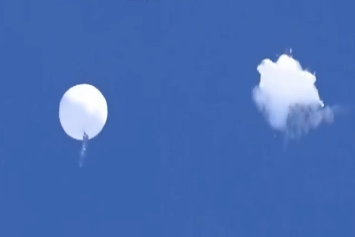 America Shoots Chinese Balloon : अमेरिकेनं करून दाखवलं, चीनचा तो भला मोठा फुगा मिसाईलने फोडला, LIVE VIDEO