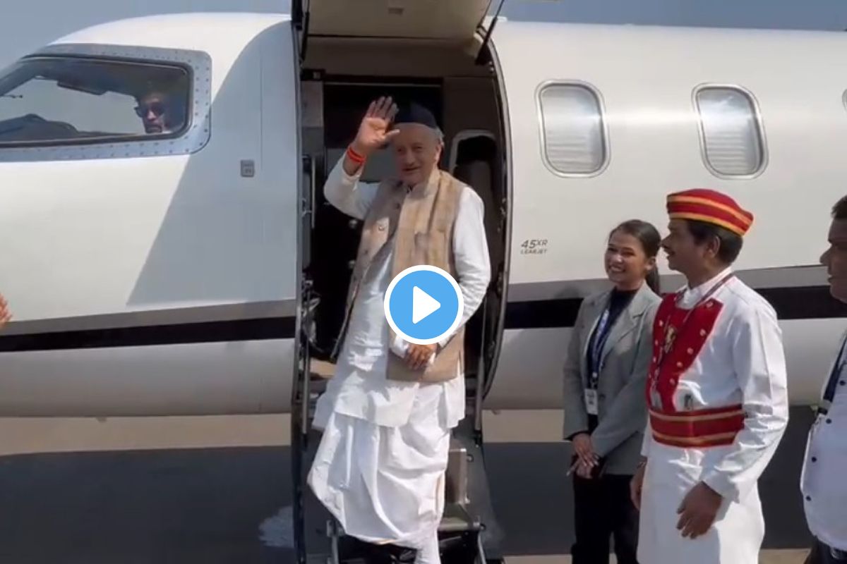 राज्यपाल कोश्यारींचं महाराष्ट्रातून 'टेकऑफ', स्पेशल विमानाने उत्तराखंडला रवाना, Video