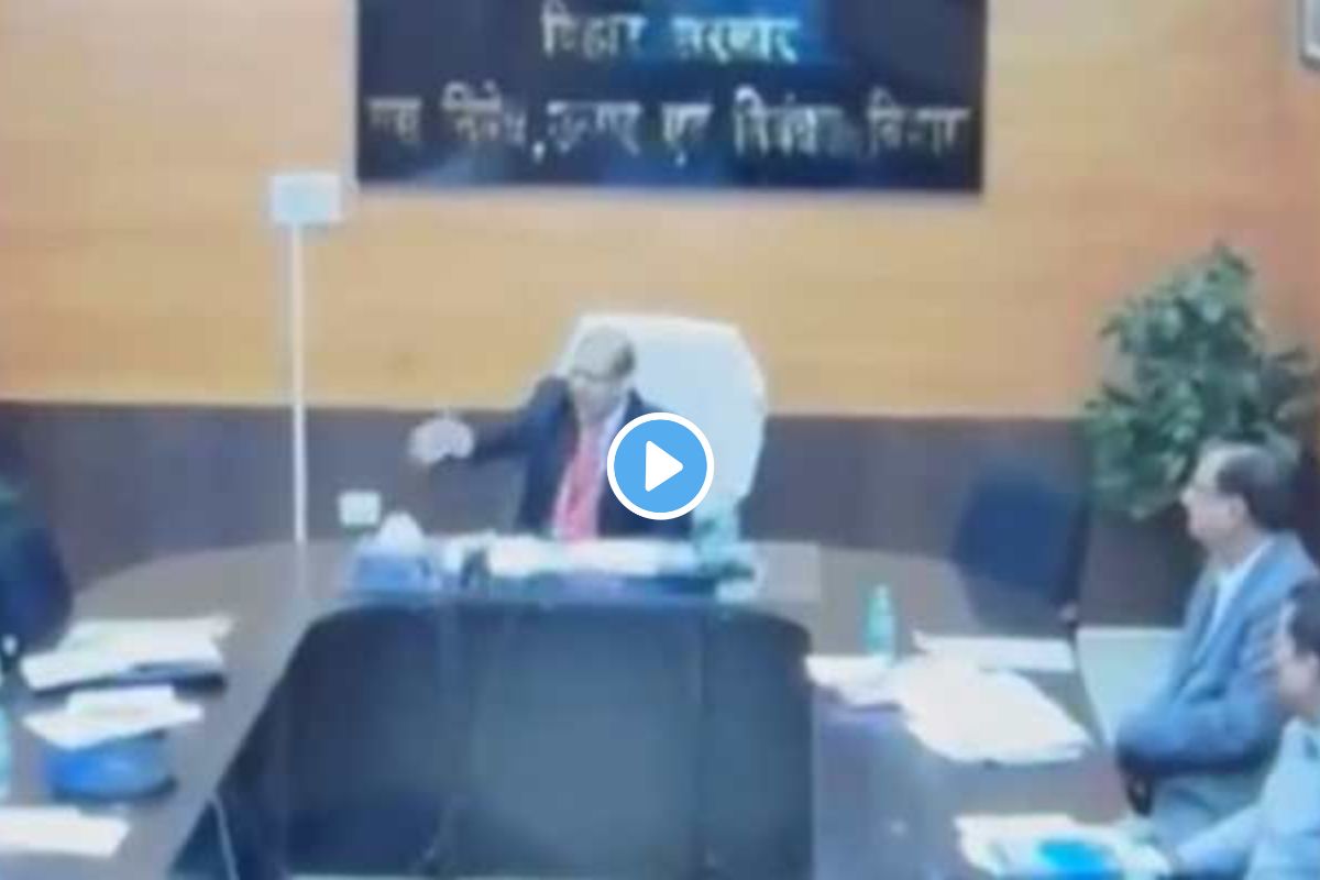 IAS अधिकाऱ्याकडून सहकाऱ्यांना आई-बहिणीवरून शिव्या, भाजपची कारवाईची मागणी