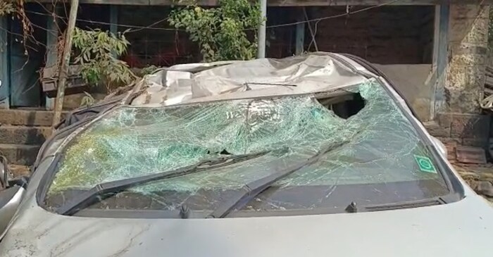  रात्री १२ च्या सुमारास पेणहुन खोपोलीच्या दिशेने जात असतात चालकाला डुलकी लागली. कार थेट एका नदीत कोसळली.