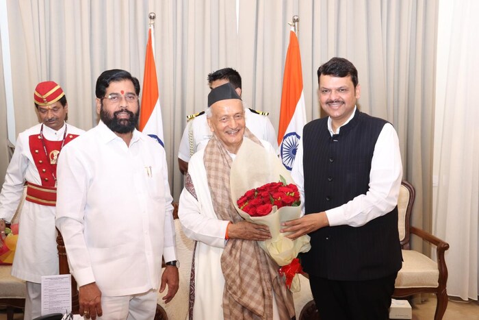 राजशिष्टाचार विभागाच्या अतिरिक्त मुख्य सचिव मनिषा म्हैसकर या देखील उपस्थित होत्या.