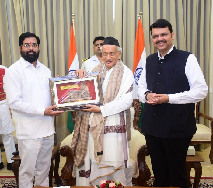 महाराष्ट्राच्या राज्यपाल पदावरुन निवृत्त होत असलेले राज्यपाल भगत सिंह कोश्यारी यांना राजभवनातून कर्मचारी अधिकाऱ्यांनी देखील निरोप दिला.