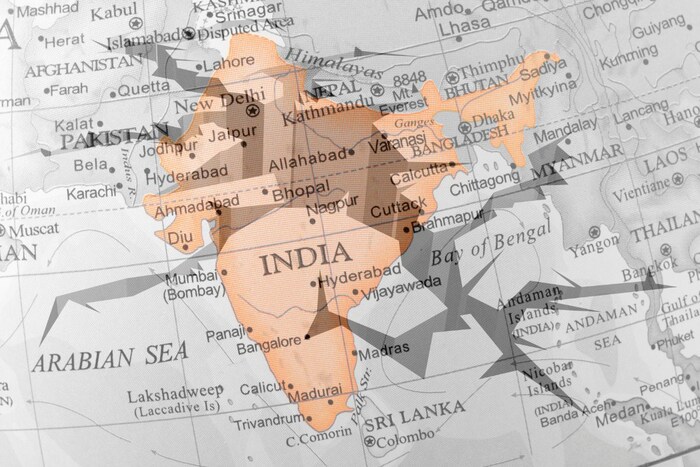 भारतात मोठ्या भूकंपाचा धोका आहे, असा इशारा भारतातील हवामानतज्ज्ञ आणि भूगर्भशास्त्राज्ञांनी दिला आहे.