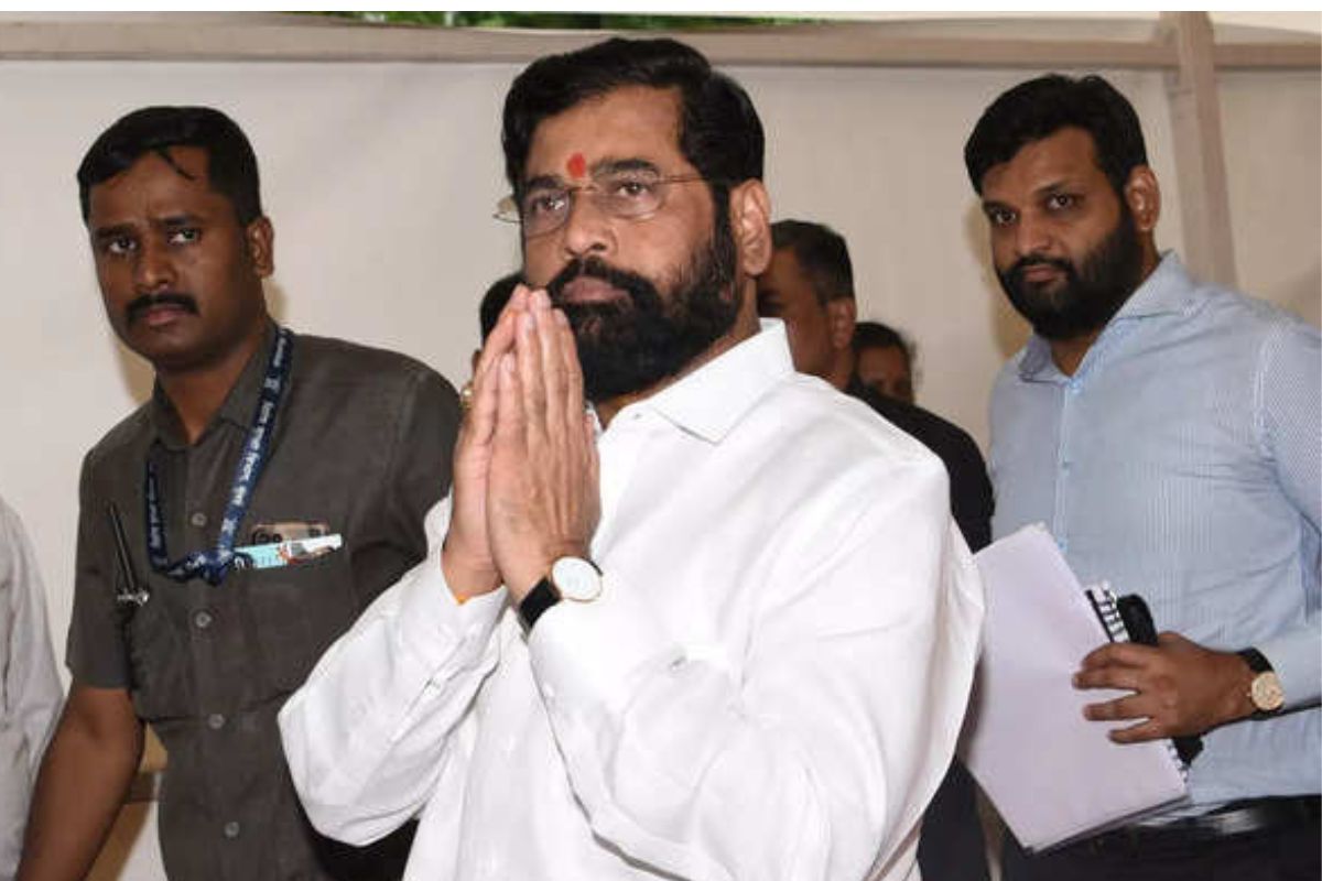 पक्षाचे नाव व चिन्ह मिळाल्यानंतर मुख्यमंत्री एकनाथ शिंदे यांनी आज सर्व आमदारांची बैठक बोलावली आहे.